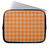 Orange Taupe Checker Diamond Pattern Laptopschutzhülle (Vorderseite)