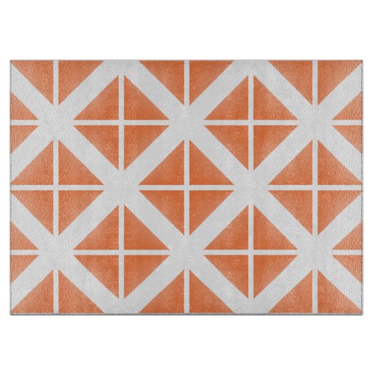 Orange Trendy Triangle Pattern Schneidebrett (Vorderseite)