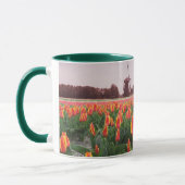 Orange Tulpe-Blumen-Feld u. Windmühle Holland Tasse (Links)