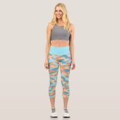 Orange Türkise Aquamarin Blue Camouflage Pattern Capri Leggings (Vorderseite)