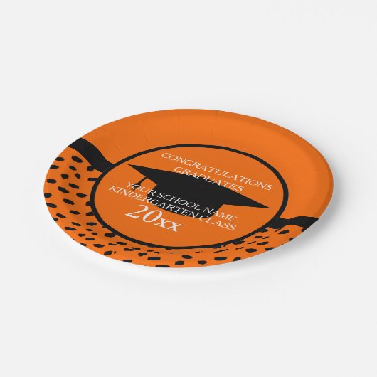Orange und Black Kindergarten Abschluss Pappteller (Schrägansicht)
