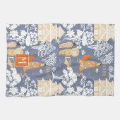 Orange und Blue Chinoiserie Pagodas Monogram Geschirrtuch (Horizontal)