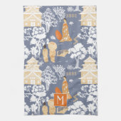 Orange und Blue Chinoiserie Pagodas Monogram Geschirrtuch (Vertikal)