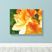 Orange und Gelbe Rhododendron Blume Leinwanddruck (Insitu (Holzboden))