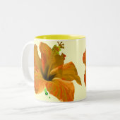 Orange und gelber Hibiskus Zweifarbige Tasse (Vorderseite Links)