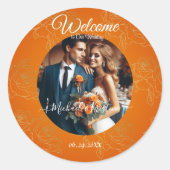 Orange- und Goldbrunnen und Rose | Foto Willkommen Runder Aufkleber (Vorderseite)