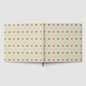 Orange- und Grün-Herz-Rastermuster Gästebuch (Voll)