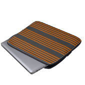 Orange und Holzkohle, fünf Streifen Laptopschutzhülle (Vorne Knopf)