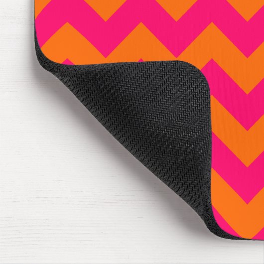 Orange und Pink Zigzag Mousepad (Ecke)