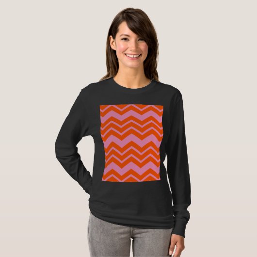 Orange- und rosa Chevron-Musterdesign T-Shirt (Vorne ganz)