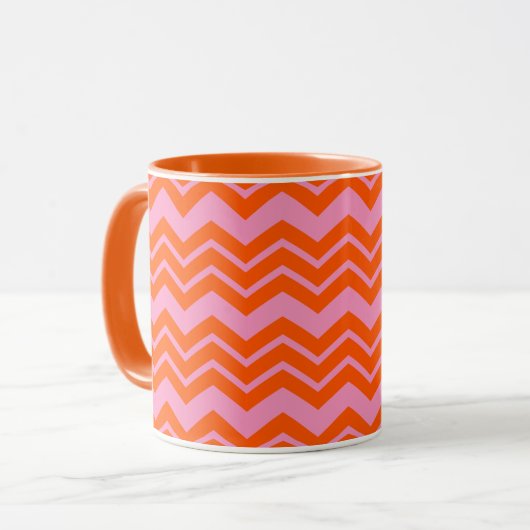 Orange- und rosa Chevron-Musterdesign Tasse (Vorderseite Links)