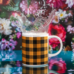 Orange und schwarzes Buffalo-Karo Kaffeetasse