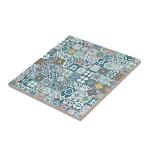 Orange und türkisfarbene marokkanische Fliesen