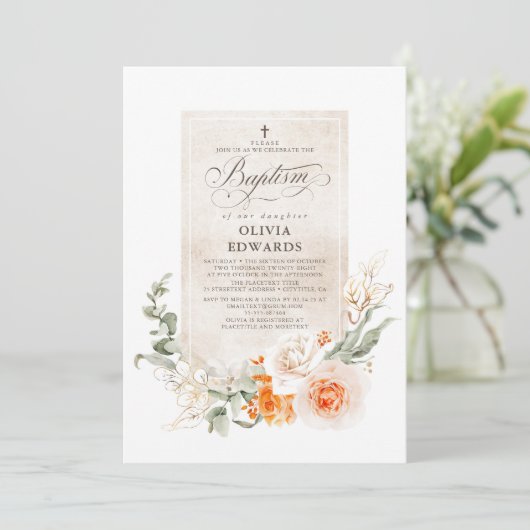 Orange und weiße Blume Elegante Taufe Einladung (Stehend Vorderseite)