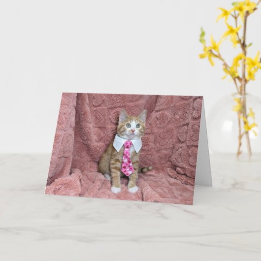 Orange und weiße Kätzchen Louie in einer Krawatte Karte (Gelbe Blume)