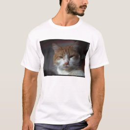 Orange und weiße Tabbykatze "der Ringelblume" T-Shirt