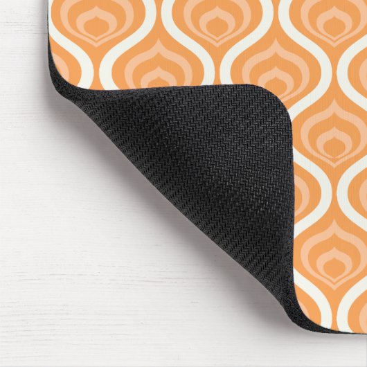Orange und White Geometric Retro Mousepad (Ecke)