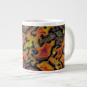Orange-versteinerte Dinosaurier-Knochen Jumbo-Tasse (Vorderseite Rechts)