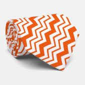 Orange Weiße Chevron-Zickzack-Musterdesign Krawatte (Gerollt)