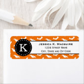 Orange White Bat Muster Schwarzes Monogramm (Insitu)