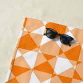Orange White Checker Diamond Plaid Pattern Strandtuch (Beispiel)
