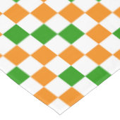 Orange White Green Checkered Pattern Design  Tischdecke (Schrägansicht)