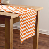 Orange & White Zigzag Zickzack Muster Mittelgroßer Tischläufer (Beispiel)