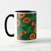 Orange Zinnia Blume, grüne Blätter auf dunkelgrün Tasse (Links)