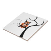 Orange Zuckerschädel-Eule in der Baum-Fliese Fliese (Seite)