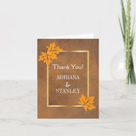 Orangefarbene Ahornfrüchte Blätter auf brauner Hoc Dankeskarte