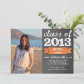 Orangefarbene Bannerklatsche Foto Abschluss Einladung (Stehend Vorderseite)