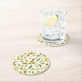 Orangefarbene Berries und Blätter auf Creme - Must Runder Pappuntersetzer (Vor Ort)