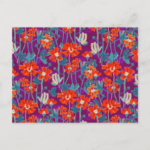 Orangefarbene Blume auf lila Kissen Postkarte