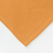 Orangefarbene Blume bei Tasse Fleecedecke (Ecke)