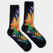 Orangefarbene Blume im schwarzen Sternenhimmel Socken (Rechts)