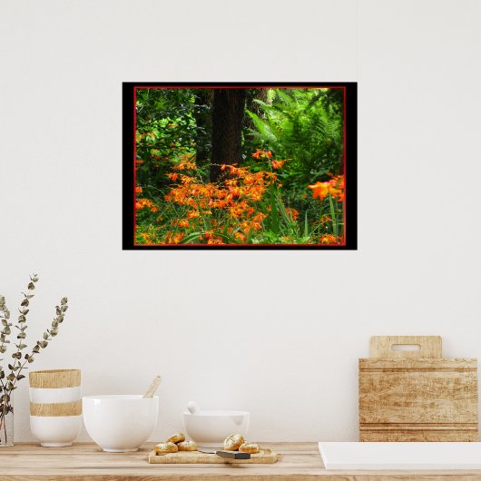 Orangefarbene Blume im Wald Poster (Küche)