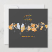 Orangefarbene Blüten+Liebesvögel/DJ-Hintergrundfar Einladung (Vorderseite)