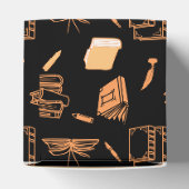 orangefarbene Bücher - schwarze Hintergrotte Geschenkschachtel (Oben)