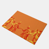 Orangefarbene digitale Kunst mit Skulpturen Fußmatte (Schrägansicht)