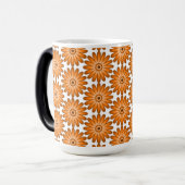 Orangefarbene Gänse im 70er-Stil Verwandlungstasse (Vorderseite Links)