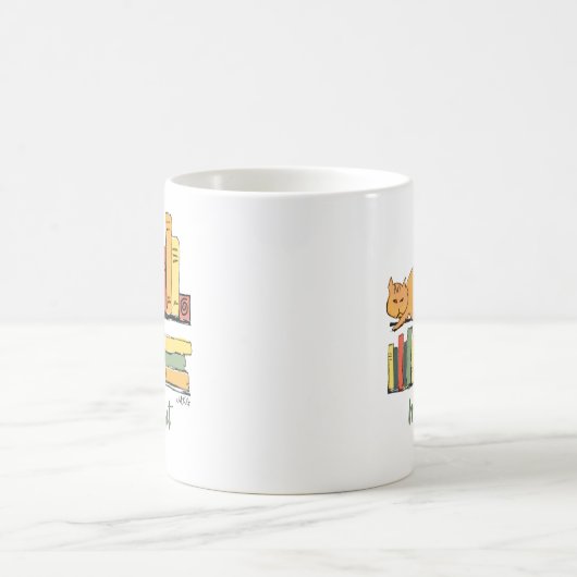 Orangefarbene Katze in Niedlicher Bibliothek mit B Kaffeetasse (Mittel)