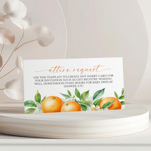 Orangefarbene Kleidungskarte Begleitkarte