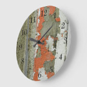 Orangefarbene Kronenfarbe auf der Betonwand Große Wanduhr (Winkel)