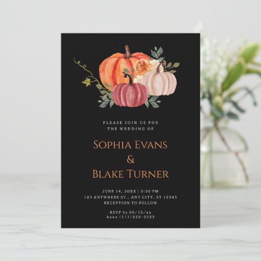 Orangefarbene Lila und weiße Kürbis-Schwarze Hochz Einladung (Stehend Vorderseite)