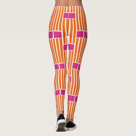 Orangefarbene Linien und rosa Schachteln Leggings (Rückseite)