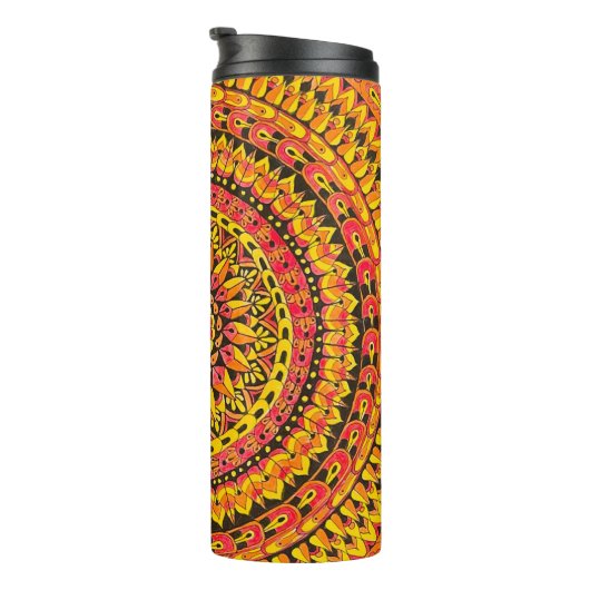 Orangefarbene Mandala Originalkunst Thermosbecher (Nach rechts gedreht)