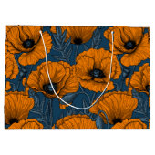 Orangefarbene Mohn in dunkelblau Große Geschenktüte (Rückseite)