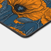 Orangefarbene Mohn in dunkelblau Schreibtischunterlage (Ecke)