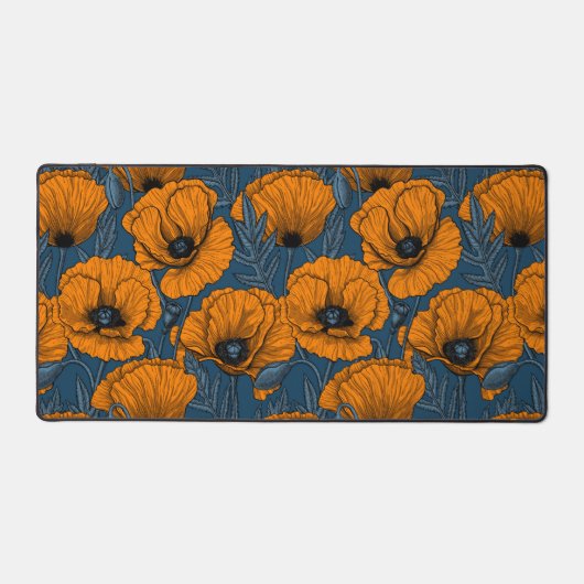 Orangefarbene Mohn in dunkelblau Schreibtischunterlage (Vorderseite)