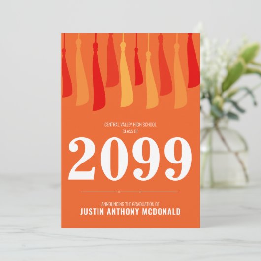 Orangefarbene Reihe von Tassels Foto Abschluss Ein Einladung (Stehend Vorderseite)